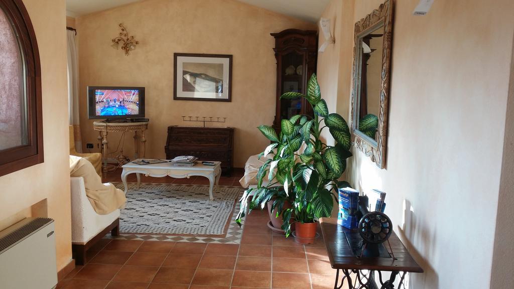 Hotel Ristorante La Tana Di Li Mazzoni Trinita d'Agultu e Vignola Экстерьер фото