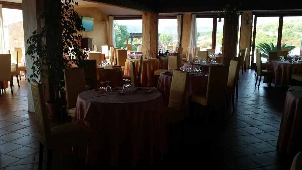 Hotel Ristorante La Tana Di Li Mazzoni Trinita d'Agultu e Vignola Экстерьер фото